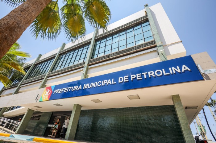 Prefeito de Petrolina Anuncia Concurso com Mais de 1.000 Oportunidades na Educação